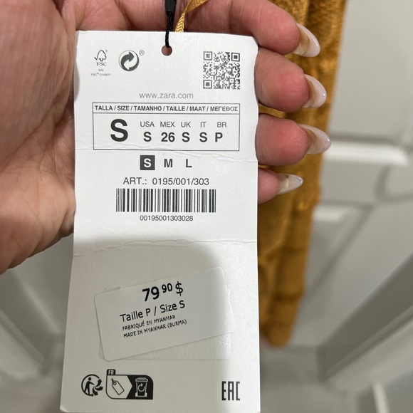 Yellow metallic thread dress - Picture 3 of 6